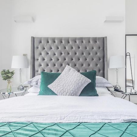 Elegant Apartment Милтън Кейнс Екстериор снимка